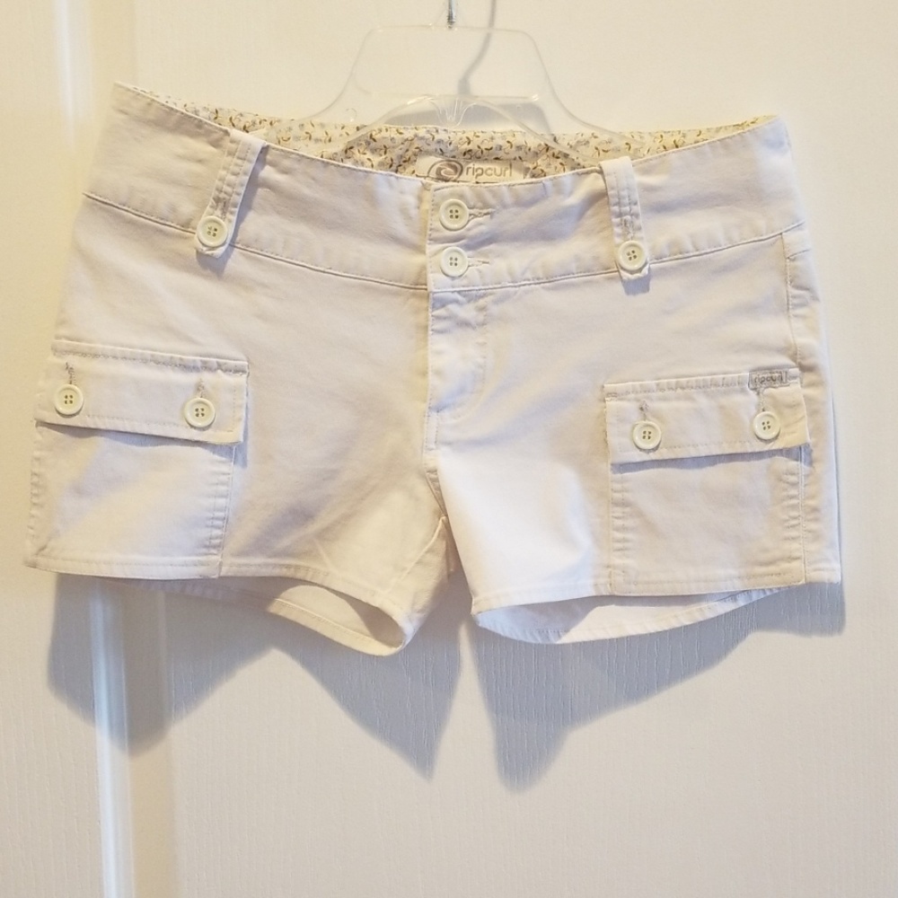 ⛱⛱Ripcurl Jr. 7 white shorts⛱⛱